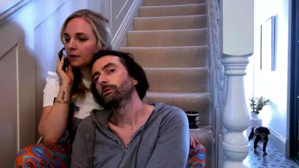 デヴィッド・テナント「本当の我々とは全然違う」!? 「ステージド」の2人がメッセージ！