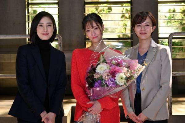 天海祐希×菜々緒の取り調べシーンに注目！ 今夜放送「緊急取調室」SPクランクアップ写真公開