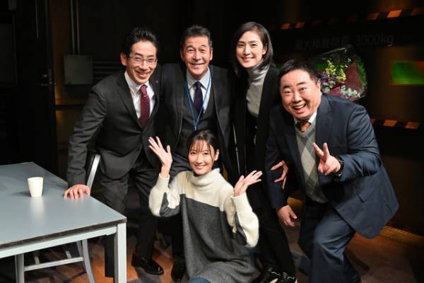 天海祐希×菜々緒の取り調べシーンに注目！ 今夜放送「緊急取調室」SPクランクアップ写真公開