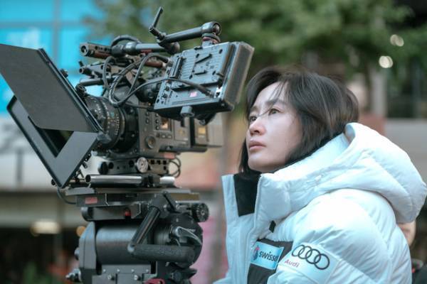 主演キム・ヘスに「大きな力を与えてもらった」韓国映画『ひかり探して』女性監督パク・チワンが語る