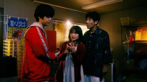 岸谷五朗＆岡山天音＆岸井ゆきの、3人の役作りは即興演技？「No Activity」コメント＆場面写真