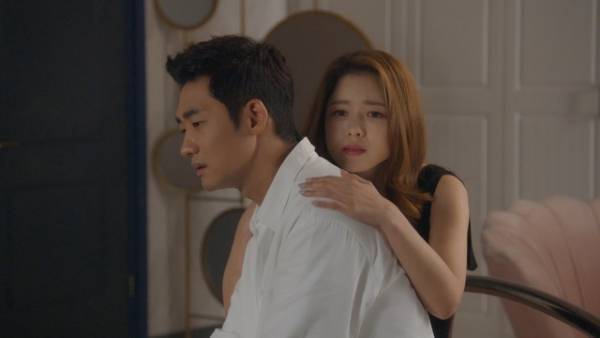 “週末ドラマの女王”ハン・ジヘ主演「黄金の庭」愛憎渦巻くスリリングな場面写真