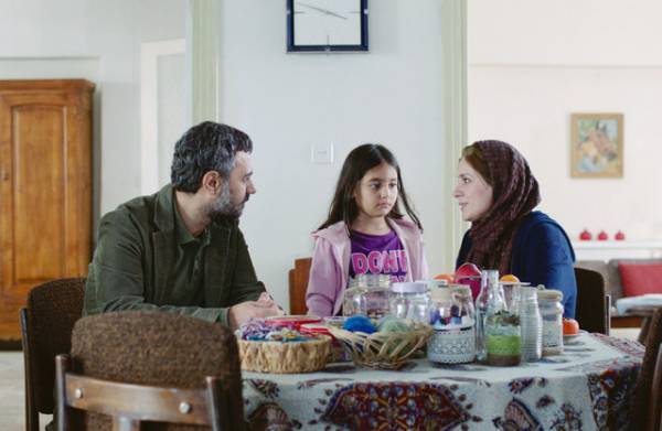 妻の前に現れた男は何者なのか…死刑制度問う『白い牛のバラッド』30秒予告＆メインビジュアル