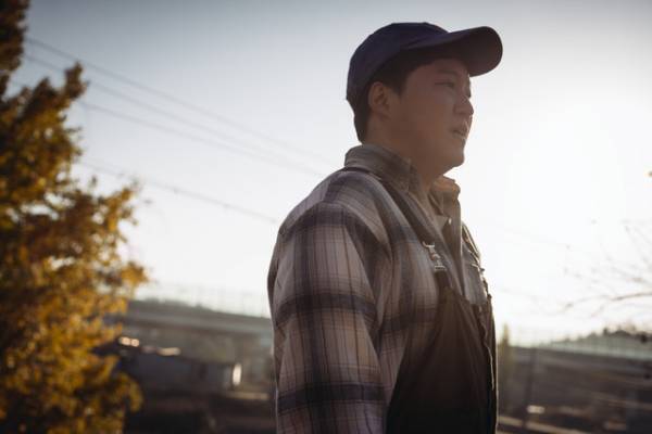 「賢い医師生活」キム・デミョン主演、信頼することの難しさ描く『連鎖』予告編