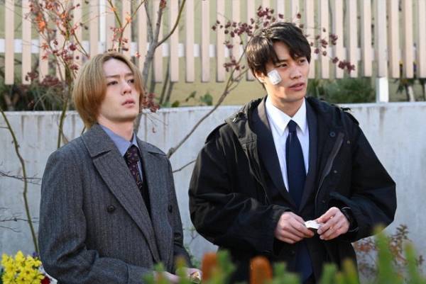 「ケイ×ヤク」犬飼貴丈“獅郎”の“唇拭い”に「えらい妖艶」「色気がやばい」の声、鈴木伸之との“身長差”にも多くの反応集まる