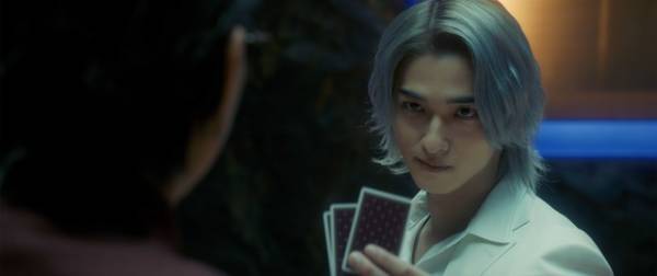 『嘘喰い』横浜流星“貘”のキャラ映像公開！ こだわりの銀髪に注目