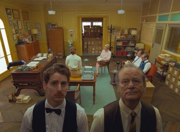 ウェス・アンダーソンの世界を作る立役者の1人『フレンチ・ディスパッチ』美術監督に聞く 「狙ったのはバランス感」