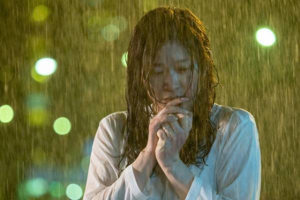 篠原涼子「まさに体当たりの挑戦」覚悟を決めて挑んだ大人の恋愛ドラマ「金魚妻」