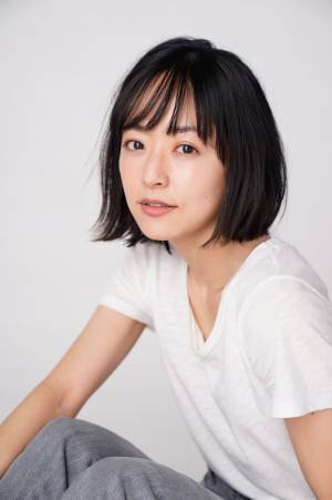 井上真央＆尾野真千子が姉妹役、新しい家族の形描くSPドラマ「夜のあぐら」放送