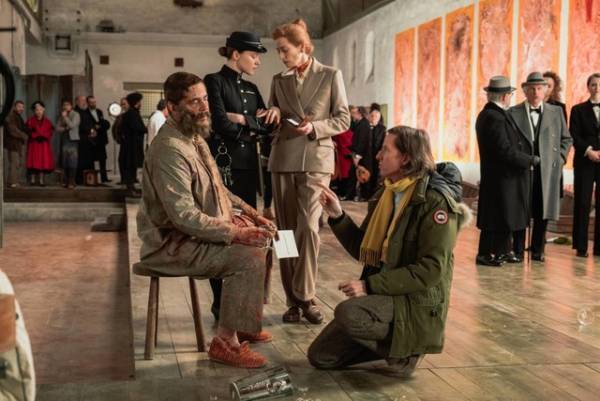 「家族の一員になれて光栄」キャスト＆スタッフの信頼関係映し出す『フレンチ・ディスパッチ』メイキング映像