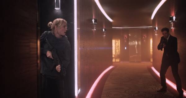 女性スパイたちの壮絶な銃撃戦！『355』緊迫と興奮の本編映像