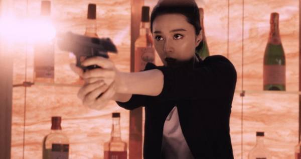 女性スパイたちの壮絶な銃撃戦！『355』緊迫と興奮の本編映像