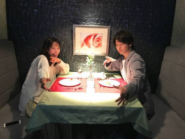 中村倫也、関水渚へ指輪を差し出す…『ウェディング・ハイ』プロポーズシーン＆オフショット解禁