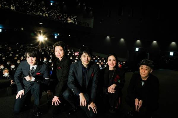永瀬正敏、藤原竜也＆松山ケンイチら『ノイズ』舞台挨拶の裏側を撮影
