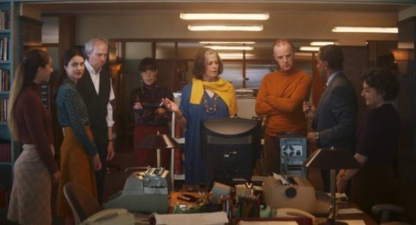 “上司”シガニー・ウィーバーが部下の“自分探し”見守る『マイ・ニューヨーク・ダイアリー』本ビジュアル＆場面写真