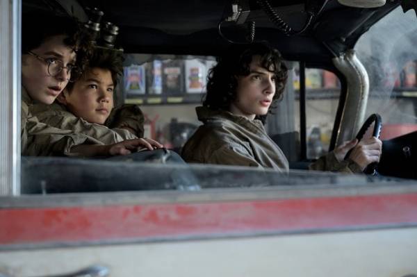 上白石萌歌＆高山みなみ＆梶裕貴、新ECTO-1でゴースト退治へ！ 『ゴーストバスターズ』ユーモア溢れる本編シーン