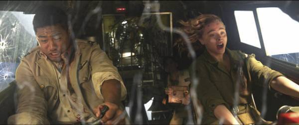 女性兵士たちへのリスペクトを込めた新たなヒロイン像『シャドウ・イン・クラウド』場面写真＆監督コメント解禁