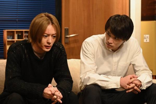 「ケイ×ヤクーあぶない相棒―」5話、1枚の毛布にくるまる鈴木伸之“一狼”＆犬飼貴丈“獅郎”…おまけシーンにSNS「可愛い」連発、洗い物する獅郎にもTLざわめく