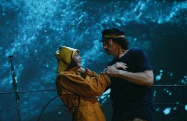 マリオン・コティヤール＆アダム・ドライバー、嵐の海で歌って踊る衝撃＆圧巻の予告編『アネット』
