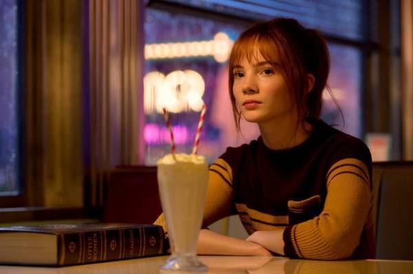 ハードボイルドの世界に若草物語やパンダ携帯がマッチ『ガンパウダー・ミルクシェイク』