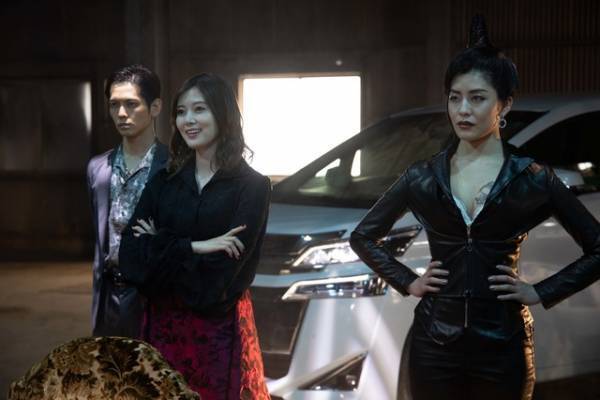 白石麻衣、“目と声”の演技で蘭子を魅力的に表現　ドラマ版「嘘喰い」新場面写真