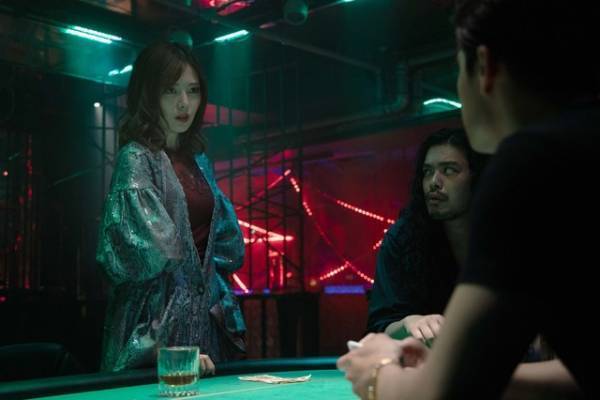 白石麻衣、“目と声”の演技で蘭子を魅力的に表現　ドラマ版「嘘喰い」新場面写真