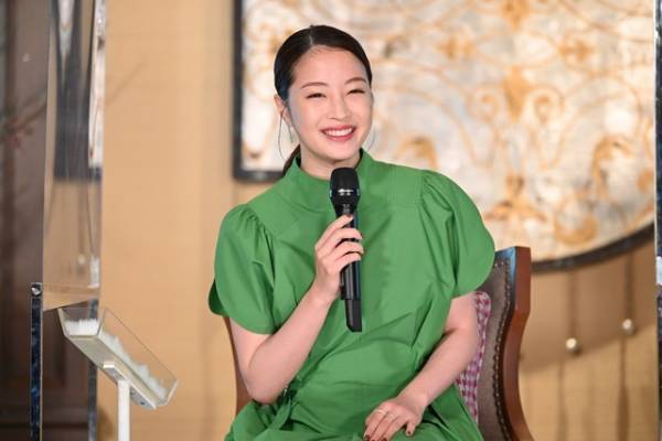 広瀬すず「笑うツボがみんな一緒」池田エライザ＆佐久間由衣らと「津田梅子」制作発表会見