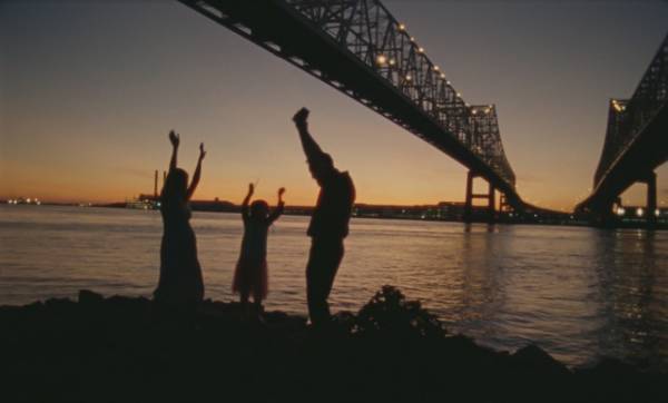 アリシア・ヴィキャンデル「衝撃を感じてもらいたい」『ブルー・バイユー』で描かれた“現実”