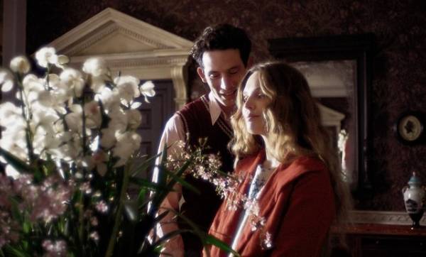 儚く美しい秘密のひとときを過ごす『帰らない日曜日』日本版ポスター＆場面写真解禁