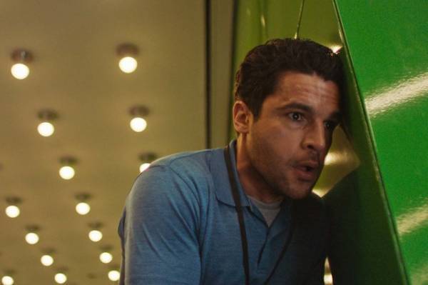 誰が真の“所有者”なのか？衝撃シーンの連続『ポゼッサー』狂気に満ちた本予告