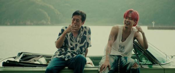 井浦新＆成田凌が“つかの間の逃避行”『ニワトリ☆フェニックス』本予告＆全国版ポスター解禁