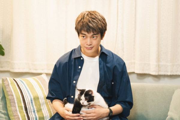 瀬戸康史＆毎熊克哉らと『愛なのに』『猫は逃げた』で共演！今泉監督絶賛の猫ショット解禁