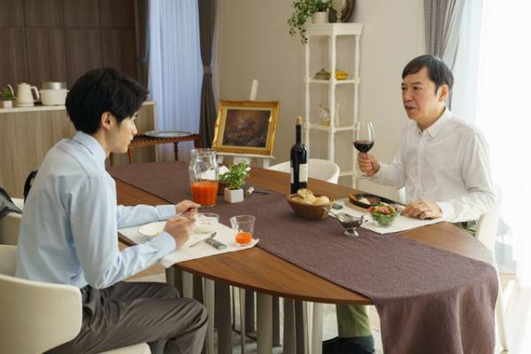 鈴鹿央士が連ドラ単独初主演、堀田真由と探偵学校に通う「クロステイル」放送