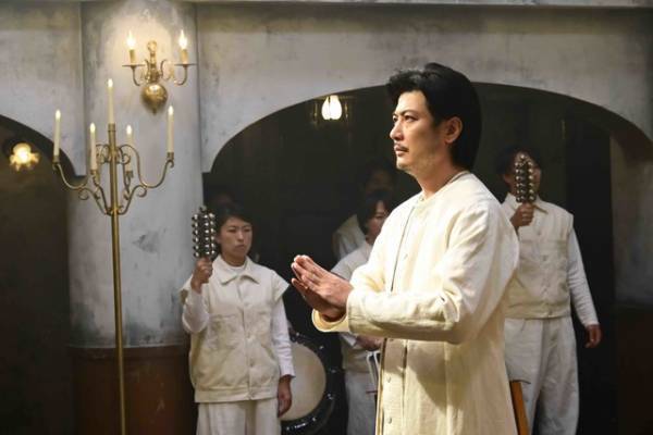 竹内涼真“響”、“教祖”玉山鉄二に洗脳される!?「君と世界が終わる日に」新章S3予告編