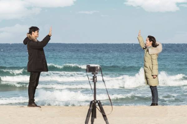 繊細で温かな恋の行方は…ハン・ジミン＆パク・ヒョンシク『二つの光』場面写真