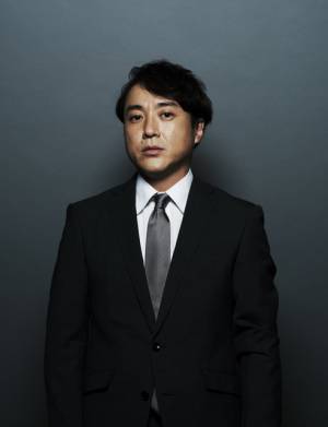 ムロツヨシ、刑事役でドラマW主演！ 少女失踪事件の真相を追う「雨に消えた向日葵」