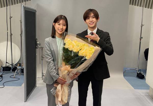 芳根京子の誕生日に山田涼介がバラの花束をプレゼント！「キュンとしました」