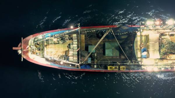 海の奴隷を救うべくタイ人女性が命がけの奮闘『ゴースト・フリート 知られざるシーフード産業の闇』予告編