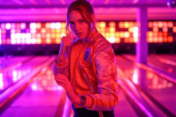 マカロニ・ウエスタンに香港映画…各ジャンル作品融合のアクションシーン『ガンパウダー・ミルクシェイク』