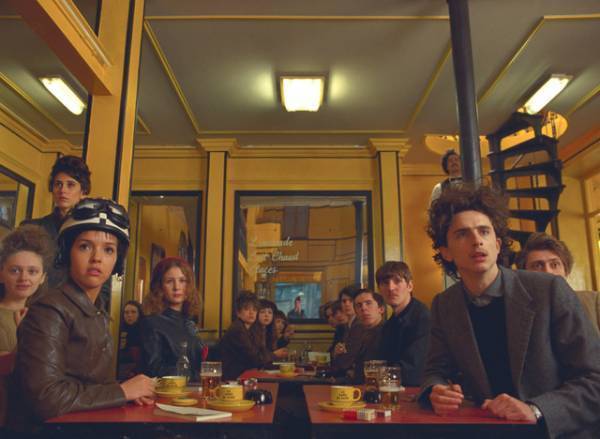 ビル・マーレイ＆ティモシー・シャラメら出演、ウェス・アンダーソン監督作『フレンチ・ディスパッチ』リリース＆配信決定