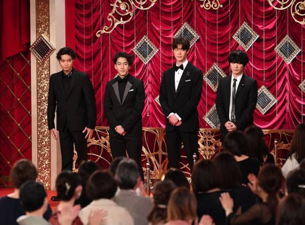 【第45回日本アカデミー賞】佐藤健＆松坂桃李＆菅田将暉…豪華俳優勢が続々登場、仲睦まじくレッドカーペットを闊歩