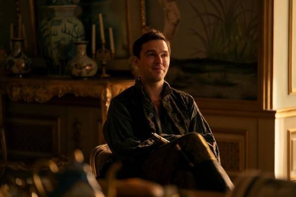 エル・ファニング×ニコラス・ホルトの宮廷ドラマ「THE GREAT」シーズン2初放送