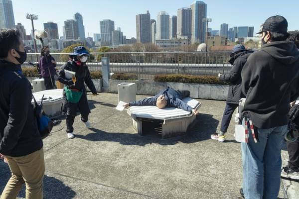 篠原涼子＆中村倫也が高橋克実を質問攻めに!?『ウェディング・ハイ』“わちゃわちゃ”メイキング映像