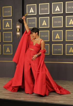 【第94回アカデミー賞】今年は“肌みせ”がトレンド…授賞式レッドカーペット・ファッション
