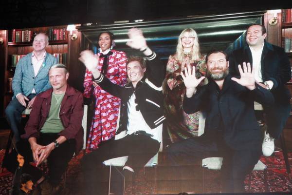 エディ・レッドメイン＆ジュード・ロウら、日本のファンタビファンたちに興奮「すっごいキュート！」