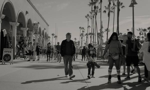 『カモン カモン』マイク・ミルズ監督、モノクロ映像は「“物語”の中へ導く手段」