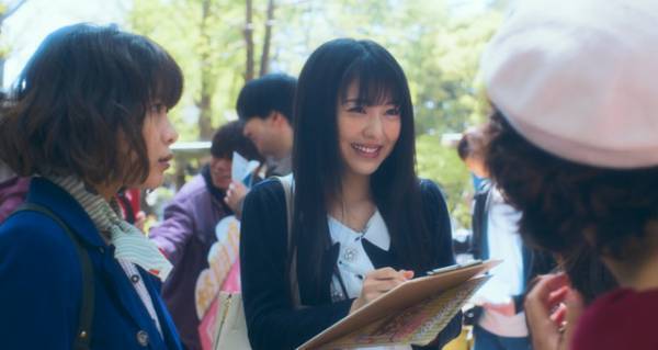 浜辺美波“すみれ”撮影の特別映像＆髪型変化する写真も公開『やがて海へと届く』