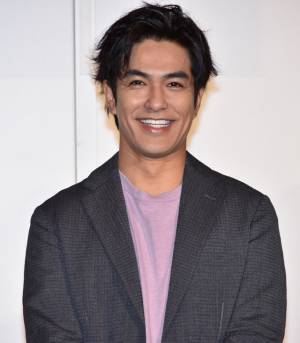 松岡茉優がボスの愛人役、北村一輝＆大竹しのぶも出演『ヘルドッグス』