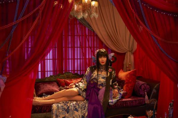 柴咲コウ、妖しく美しい世界へ誘う『ホリック xxxHOLiC』神木隆之介との初対面シーン