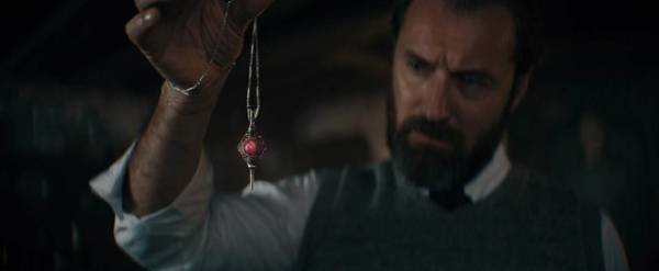 ダンブルドア家の歴史と自身の過去…秘密に迫る『ファンタビ』特別映像